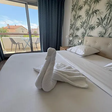 Sable Et Soleil - Port Et Hotel