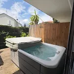 Hotel Sable Et Soleil - Port, Plage&jacuzzi Privé Fréjus