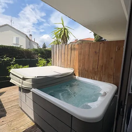 Hotel Sable Et Soleil - Port, Et Jacuzzi Prive Frejus