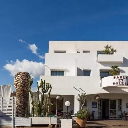 Hotel Sable Et Soleil - Port Et 3*