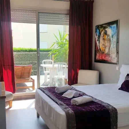 Sable Et Soleil - Port, Et Jacuzzi Prive 3* Frejus